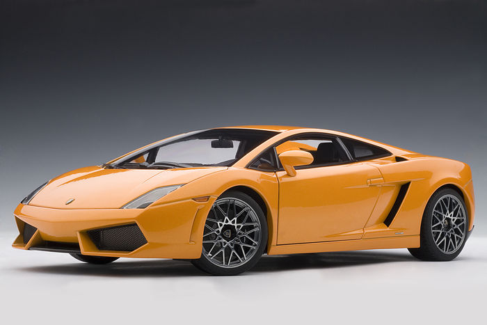 Lamborghini Gallardo LP560-4 arancio-borealis, Autoart 74593, 1:18
