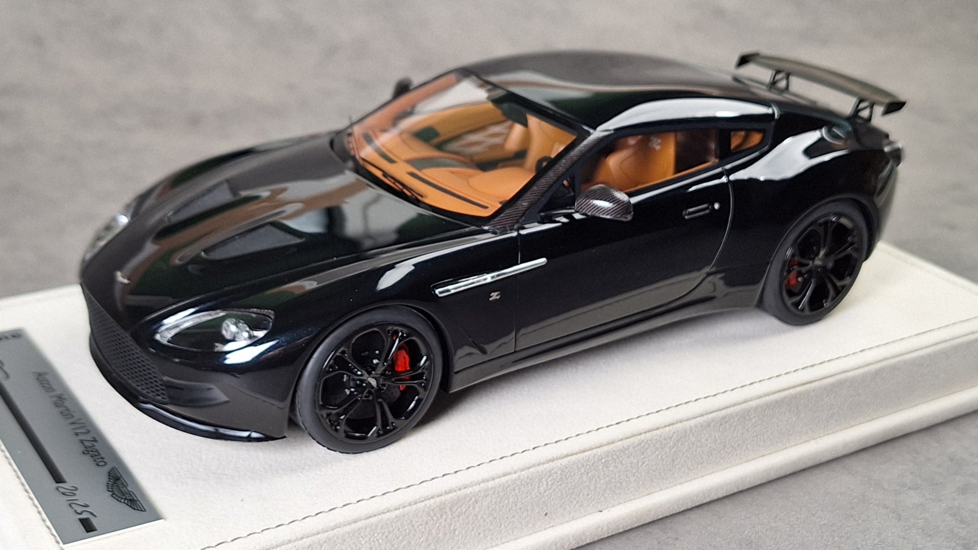Aston Martin V12 Zagato pearl-black, Tecnomodel TM18-Mi03AF, 1:18