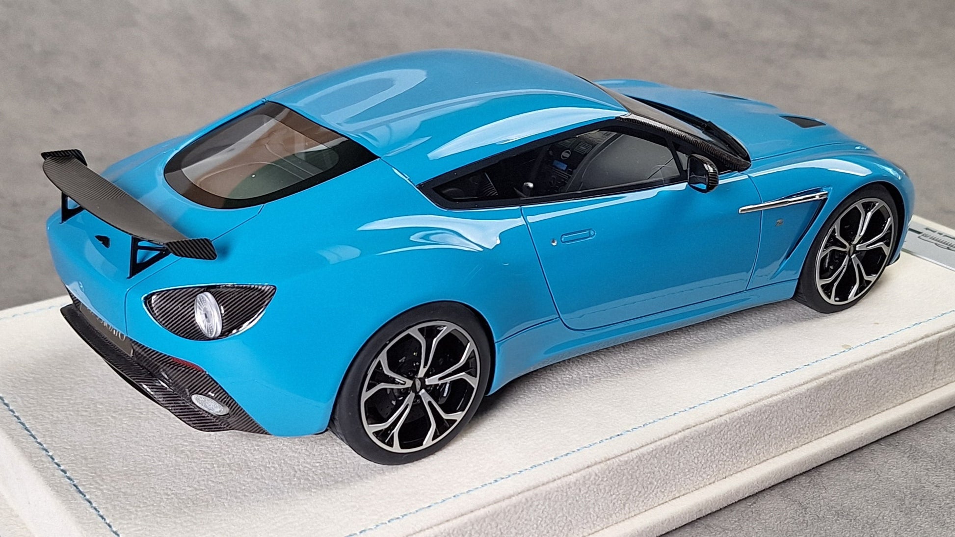 Aston Martin V12 Zagato baby-blue, Tecnomodel TM18-Mi03AG, 1:18